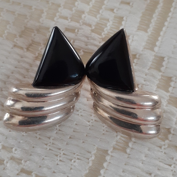 925 Sterling Silver Stud Earrings - Picture 5 of 7